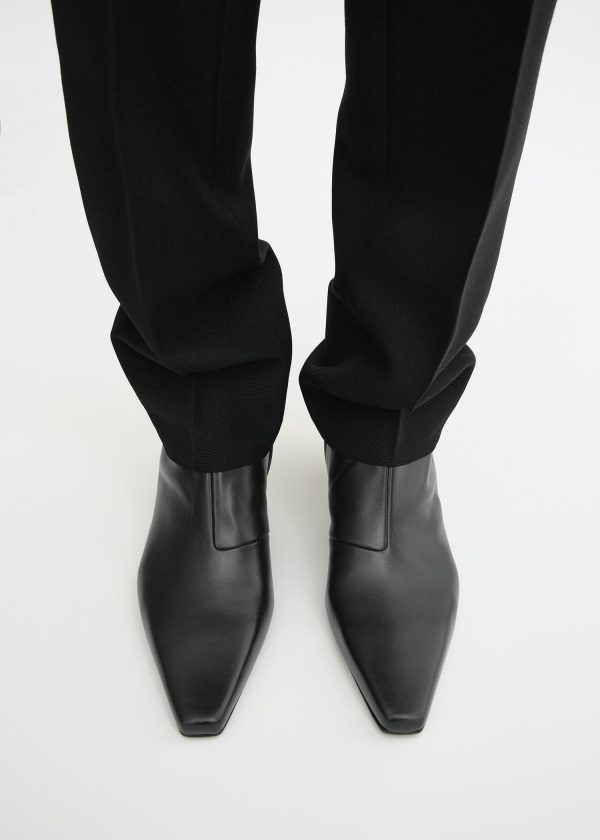 Slim leather ankle boots black For Sale